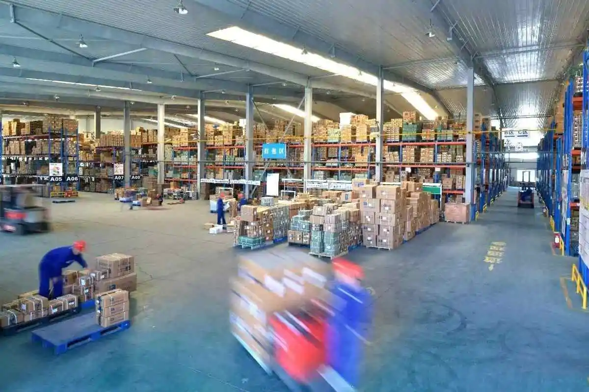 warehouse-2.webp